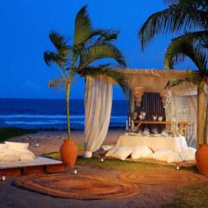 Jantar romântico na praia